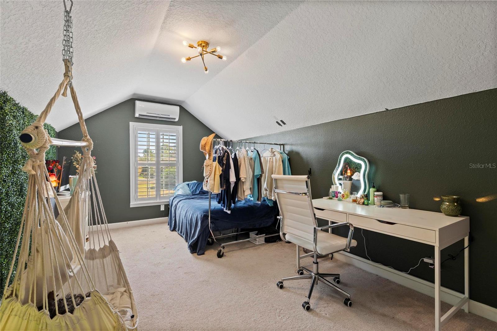 SAVANNAH POINTE - Residential