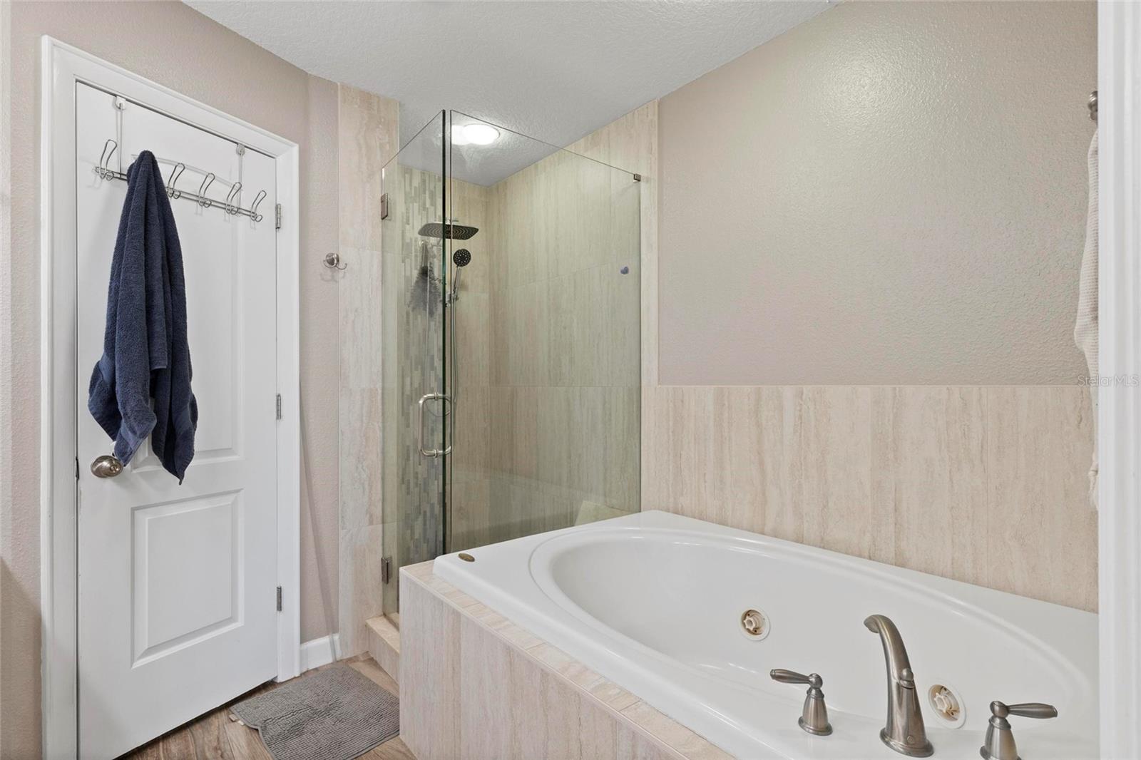 SAVANNAH POINTE - Residential