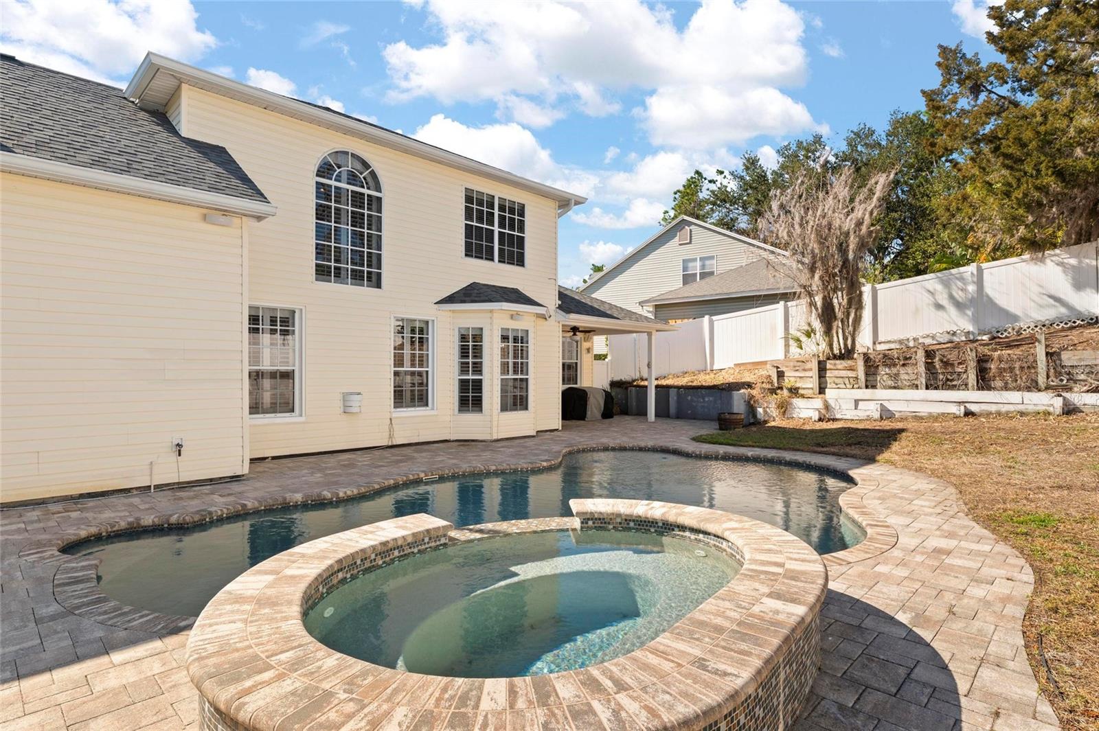 SAVANNAH POINTE - Residential