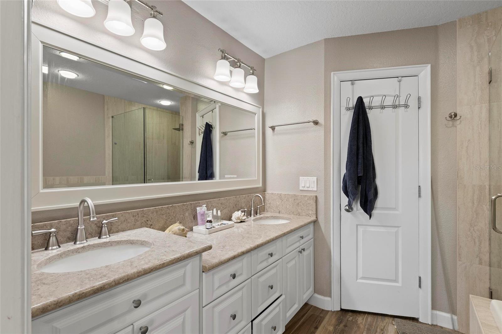 SAVANNAH POINTE - Residential