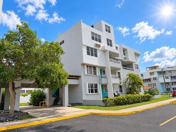 AVE. CHALETS COND. CHALETS DE LA PLAYA APT. 132 VEGA BAJA  00693