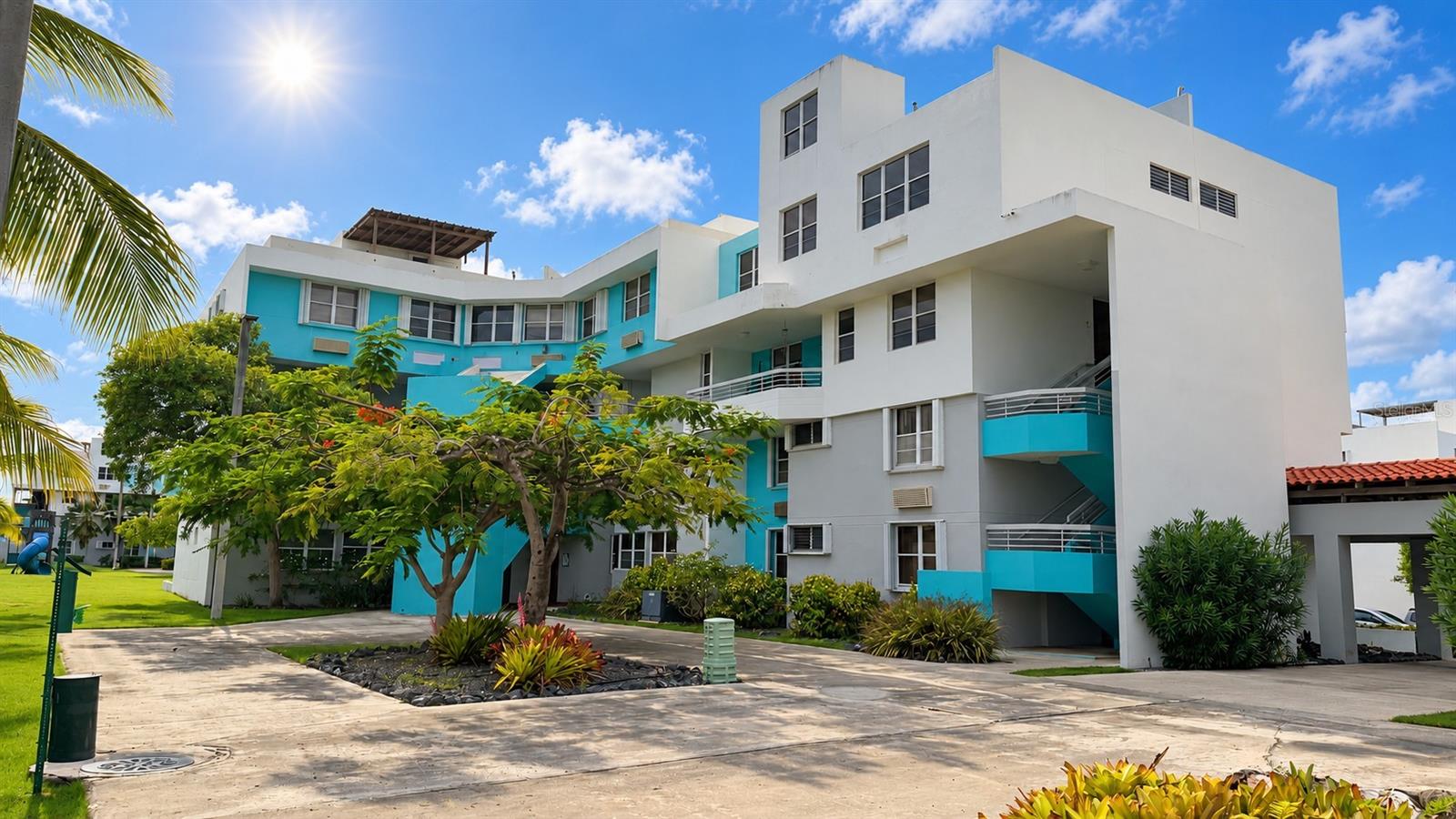 AVE. CHALETS COND. CHALETS DE LA PLAYA APT. 132