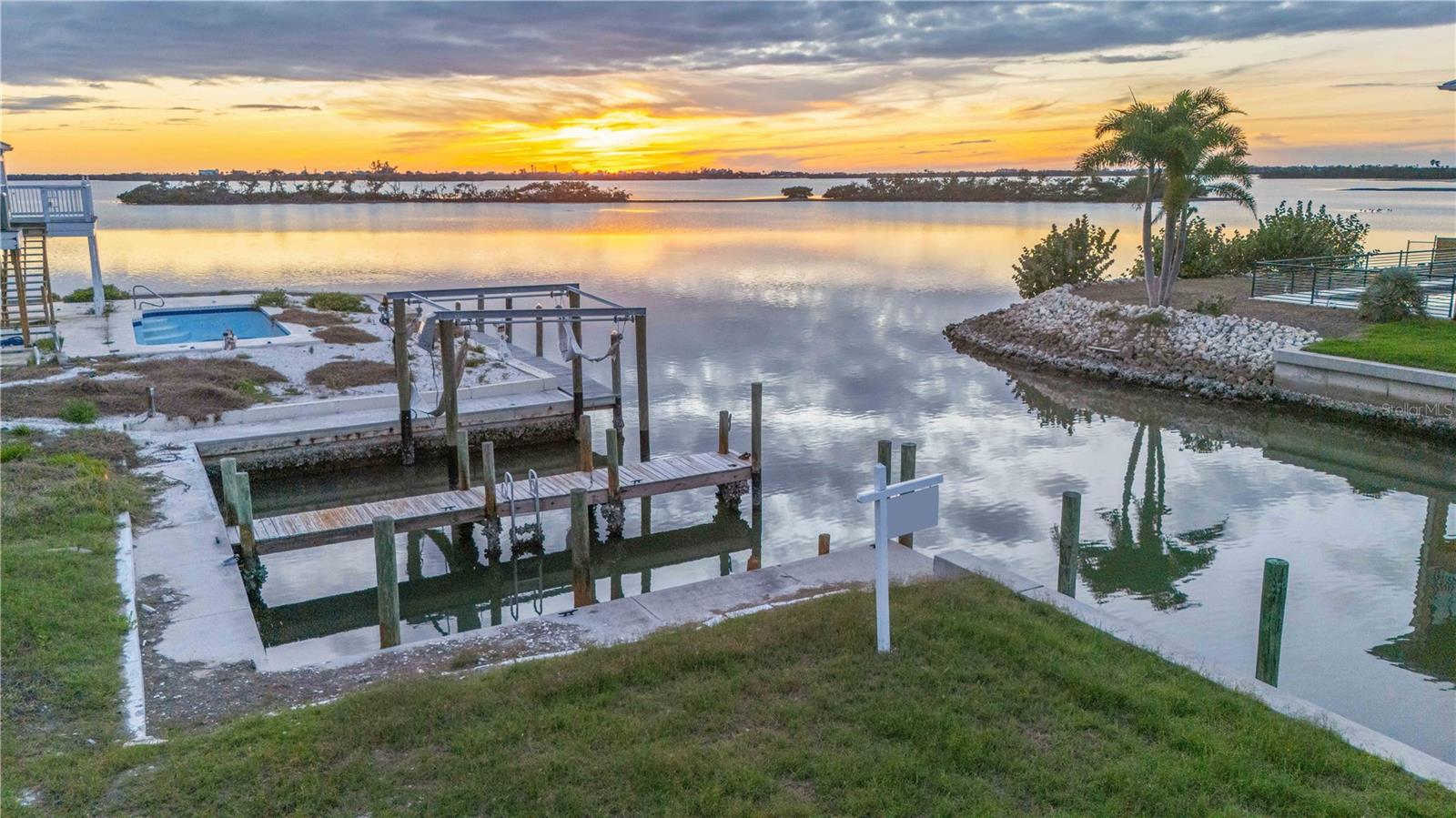 GROVE CITY SHORES - Land