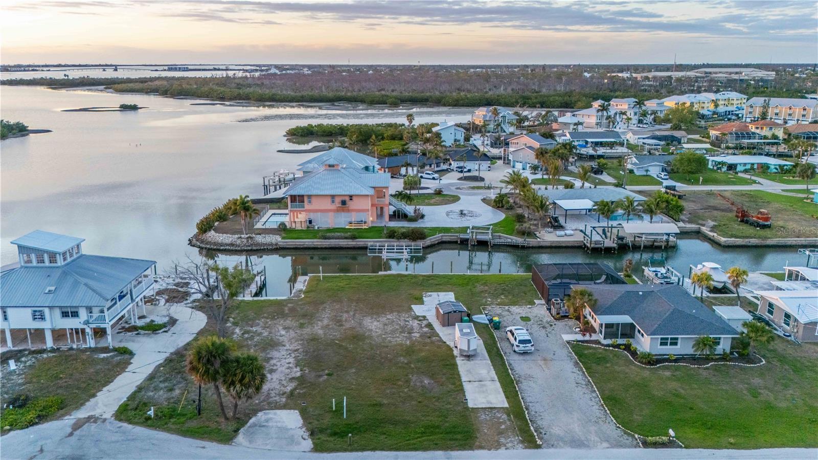 GROVE CITY SHORES - Land