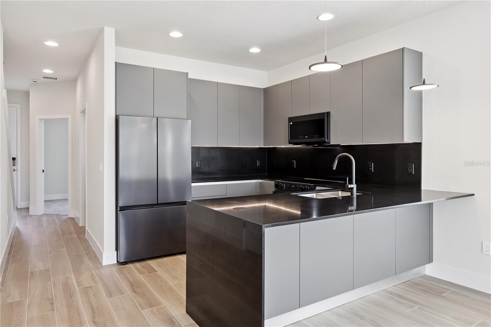 TRANQUILITY TWNHMS - Residential Lease