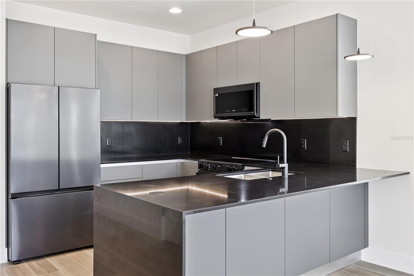 TRANQUILITY TWNHMS - Residential Lease