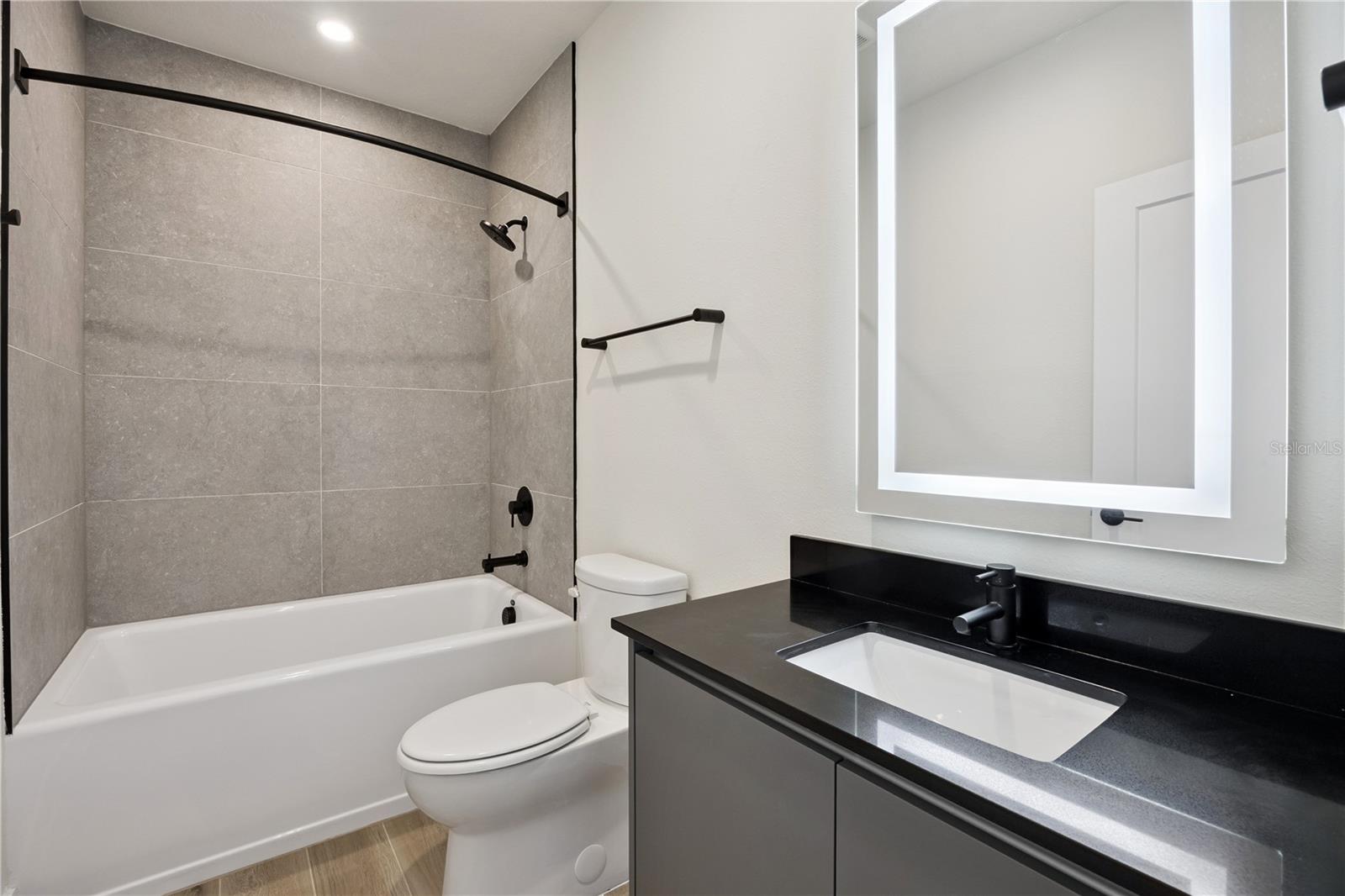 TRANQUILITY TWNHMS - Residential Lease