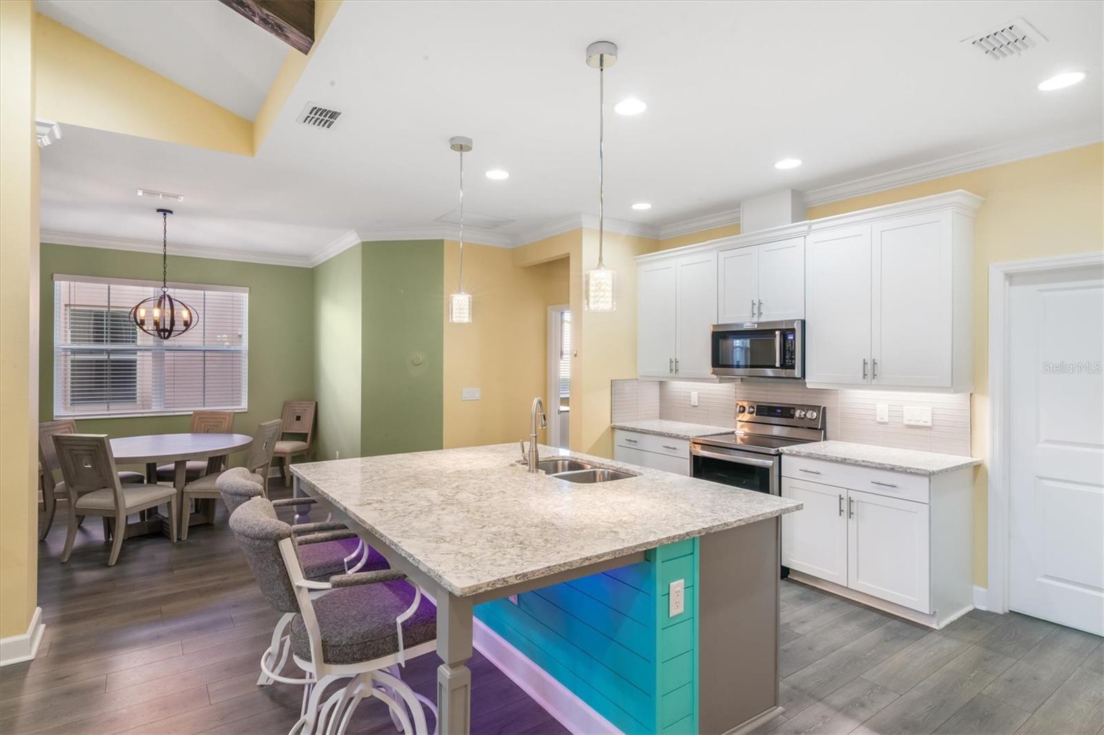 485 MARGARITAVILLE AVENUE