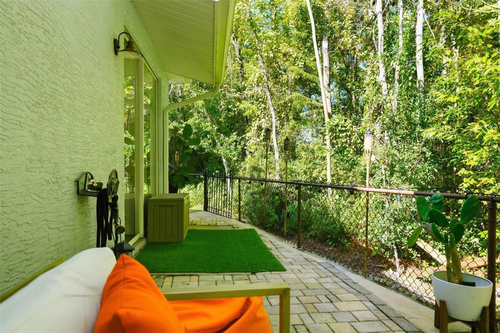 WOODLAND VILLAGE AT SHADOW RUN - Residential Lease