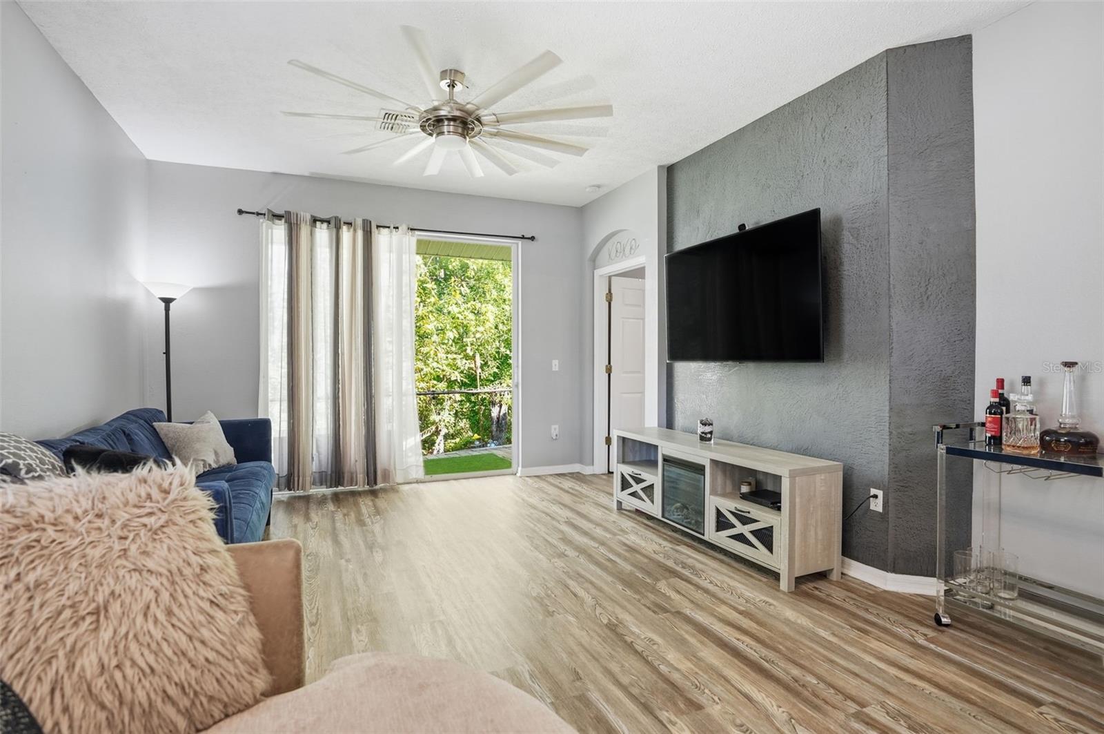 WOODLAND VILLAGE AT SHADOW RUN - Residential Lease