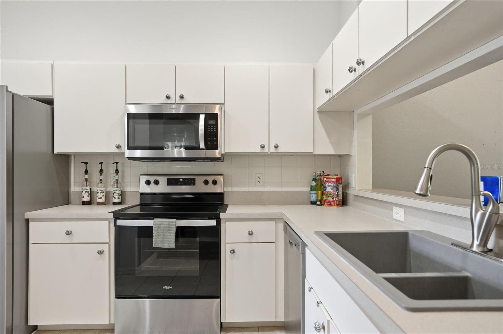 WOODLAND VILLAGE AT SHADOW RUN - Residential Lease