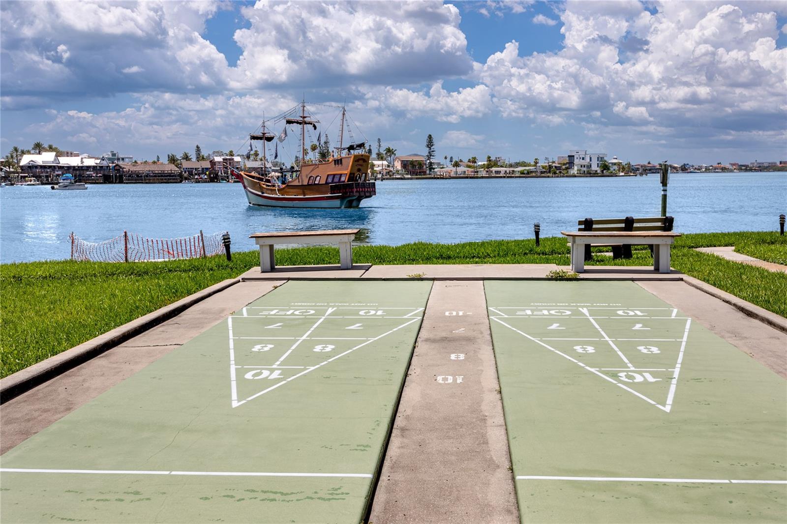 KEY CAPRI CONDO - Residential