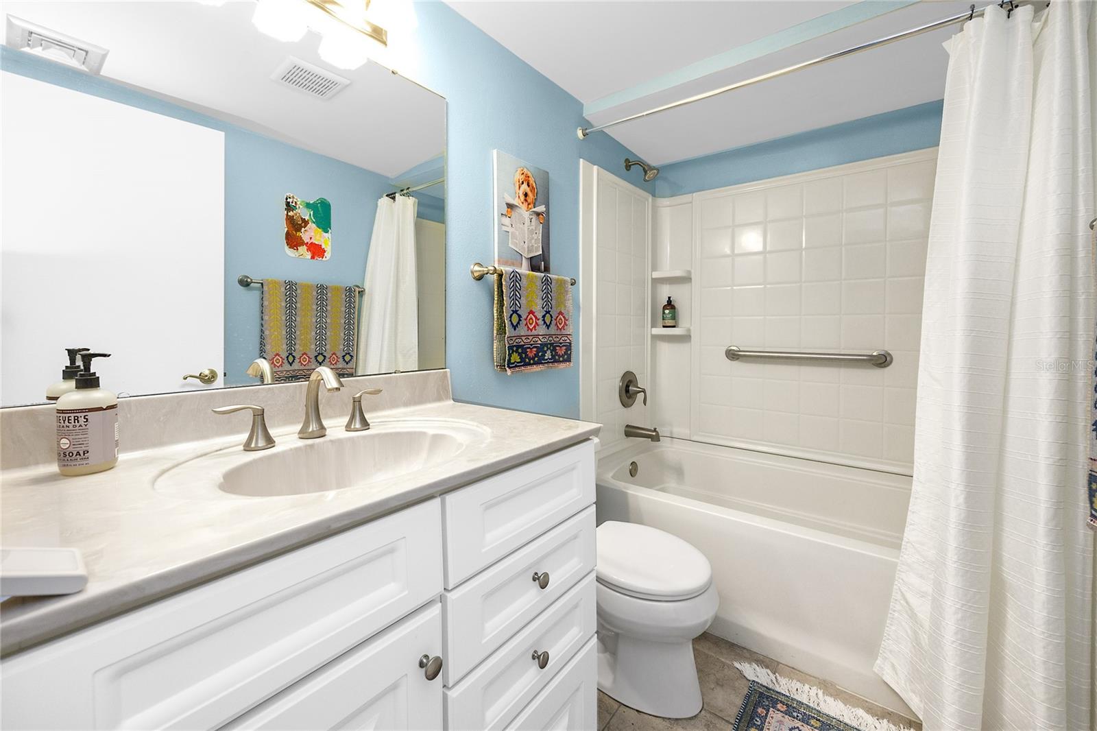 KEY CAPRI CONDO - Residential