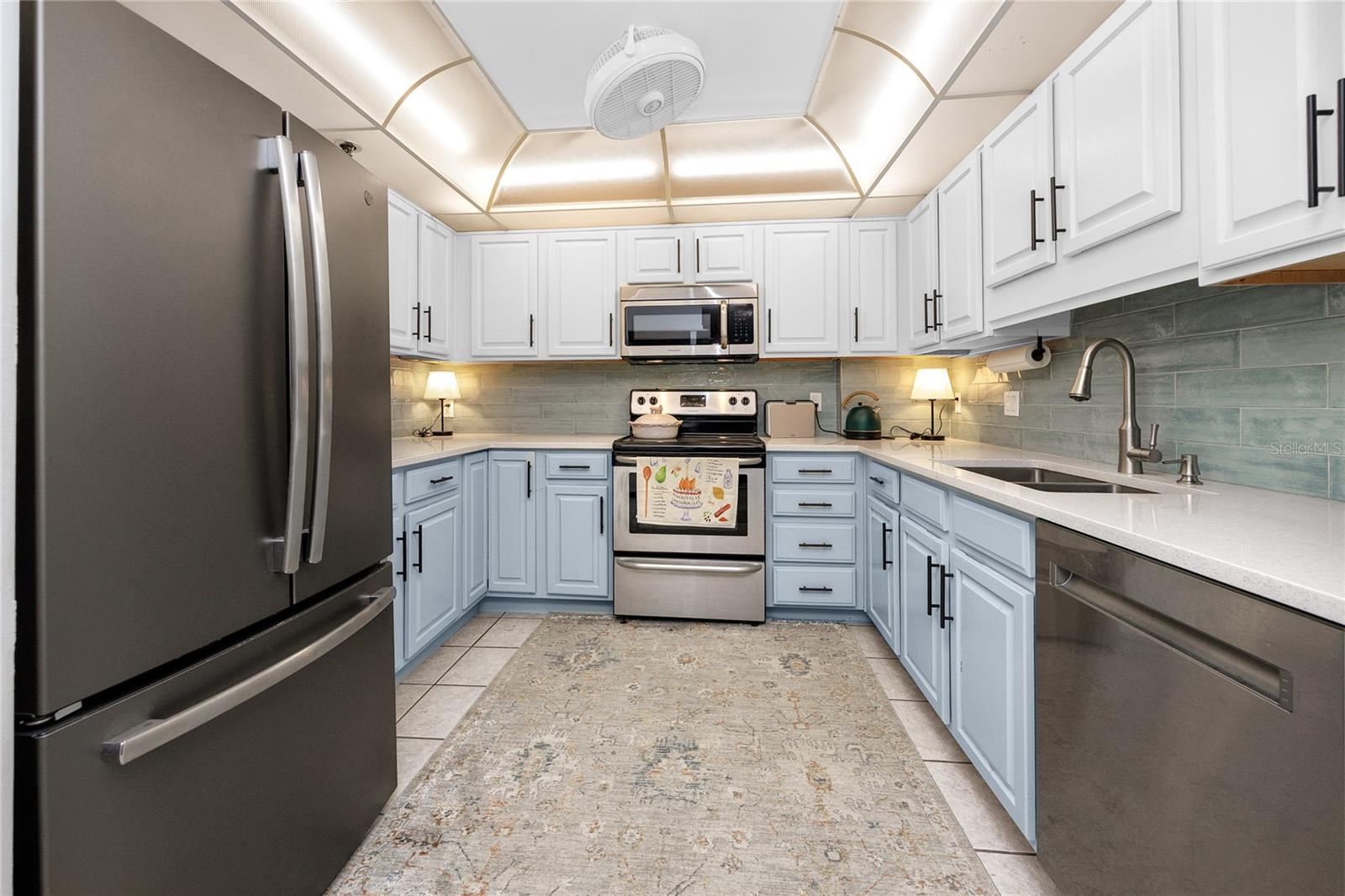 KEY CAPRI CONDO - Residential