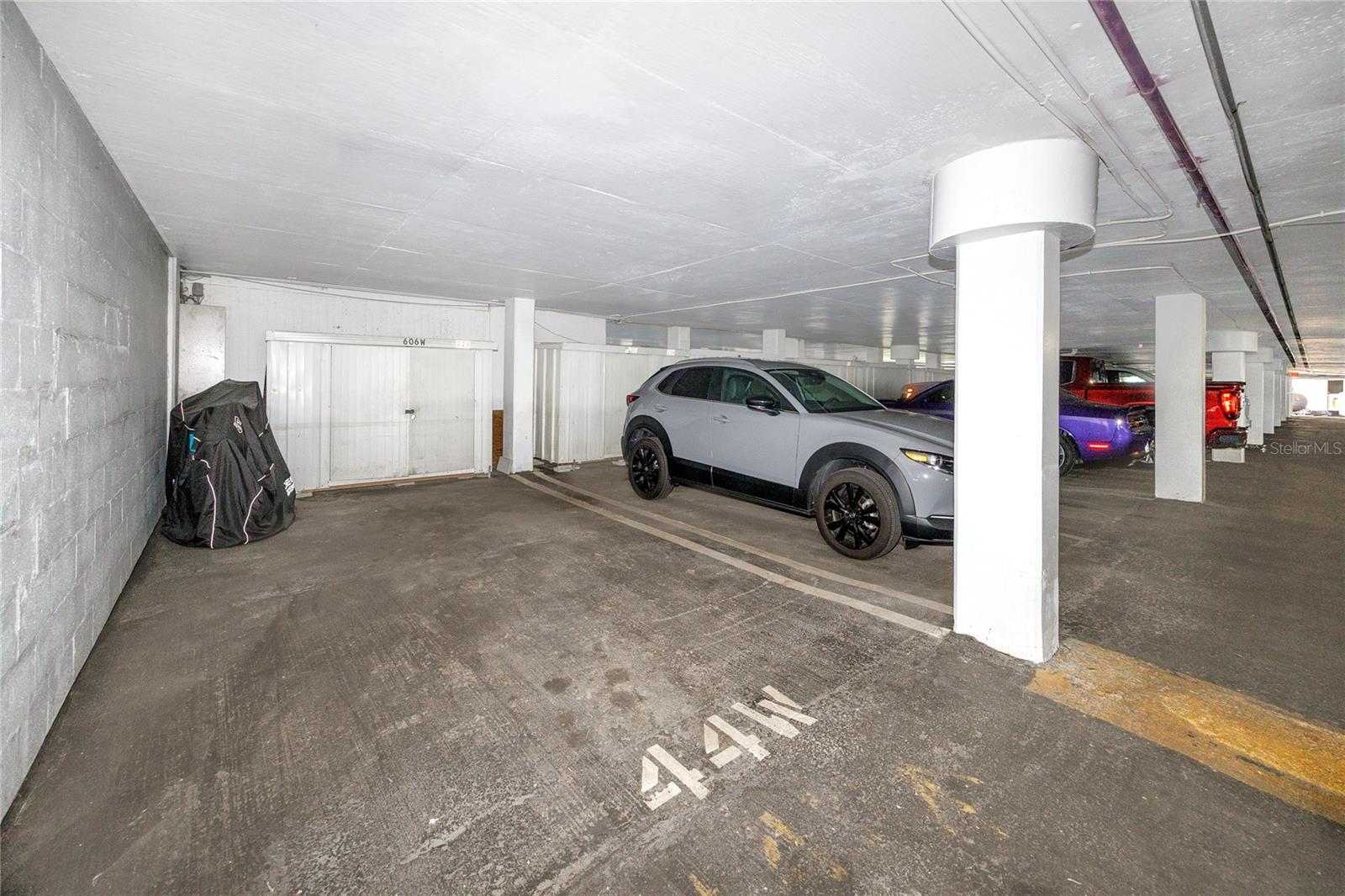 KEY CAPRI CONDO - Residential