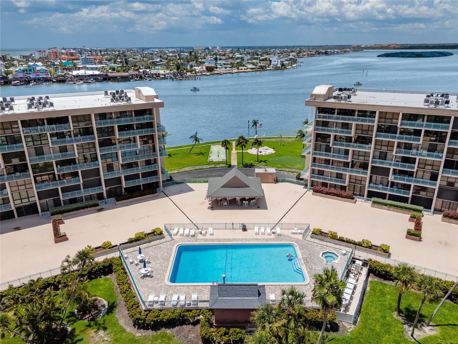 KEY CAPRI CONDO - Residential