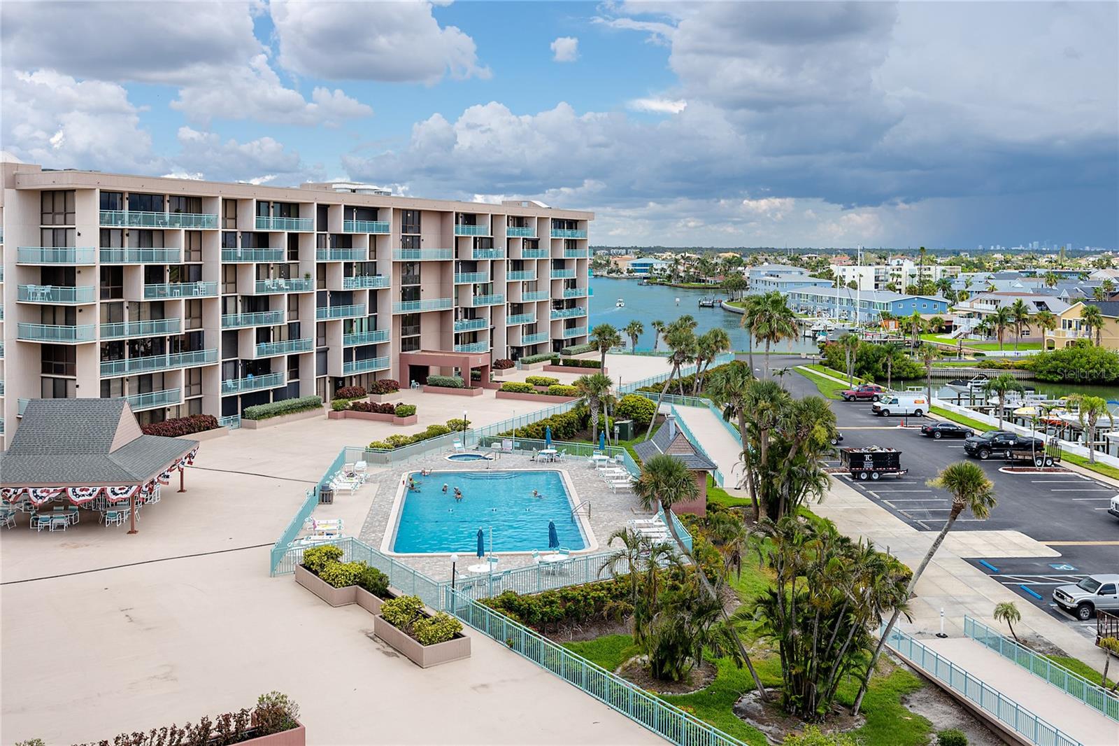 KEY CAPRI CONDO - Residential