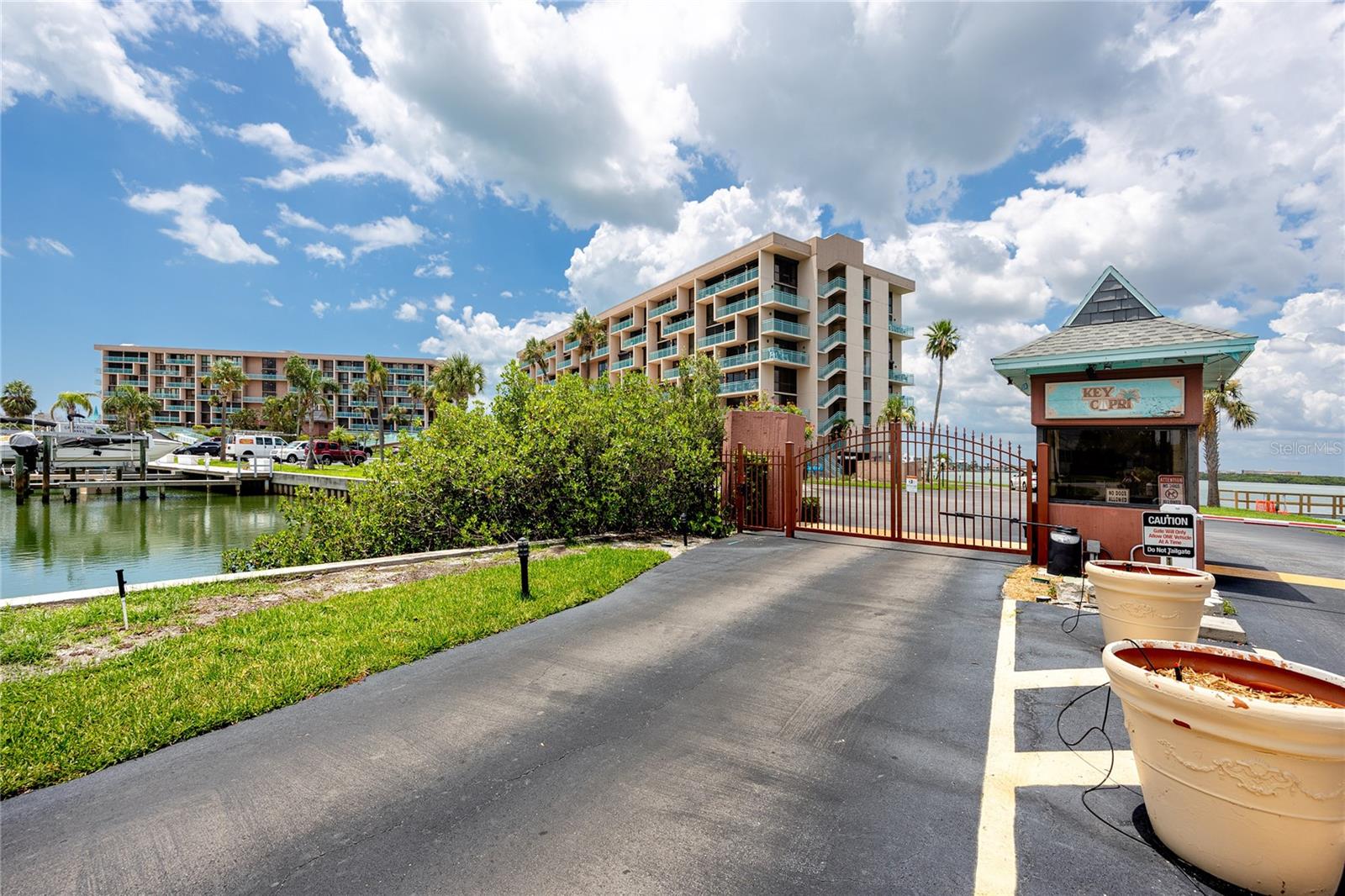 KEY CAPRI CONDO - Residential