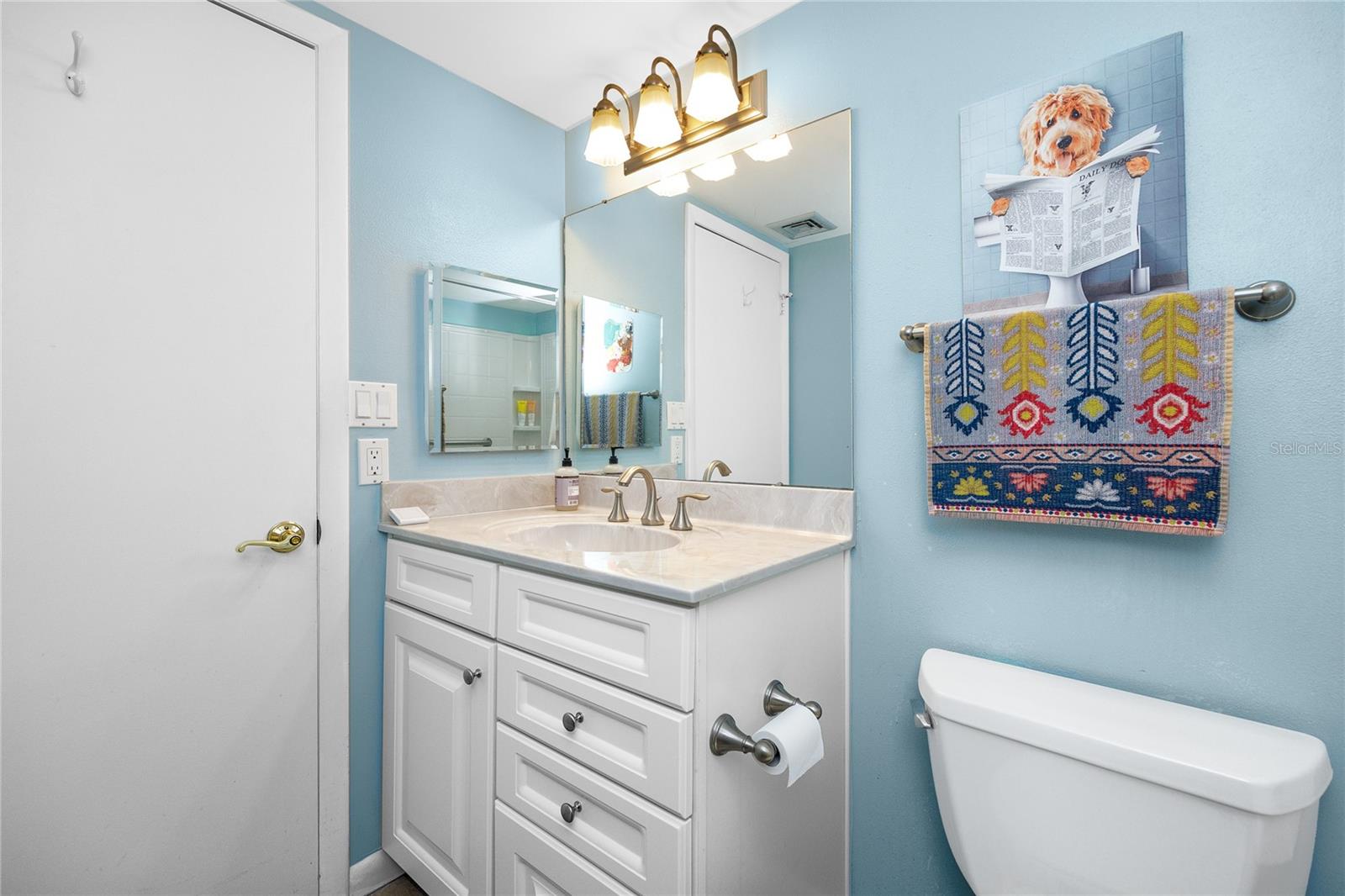 KEY CAPRI CONDO - Residential