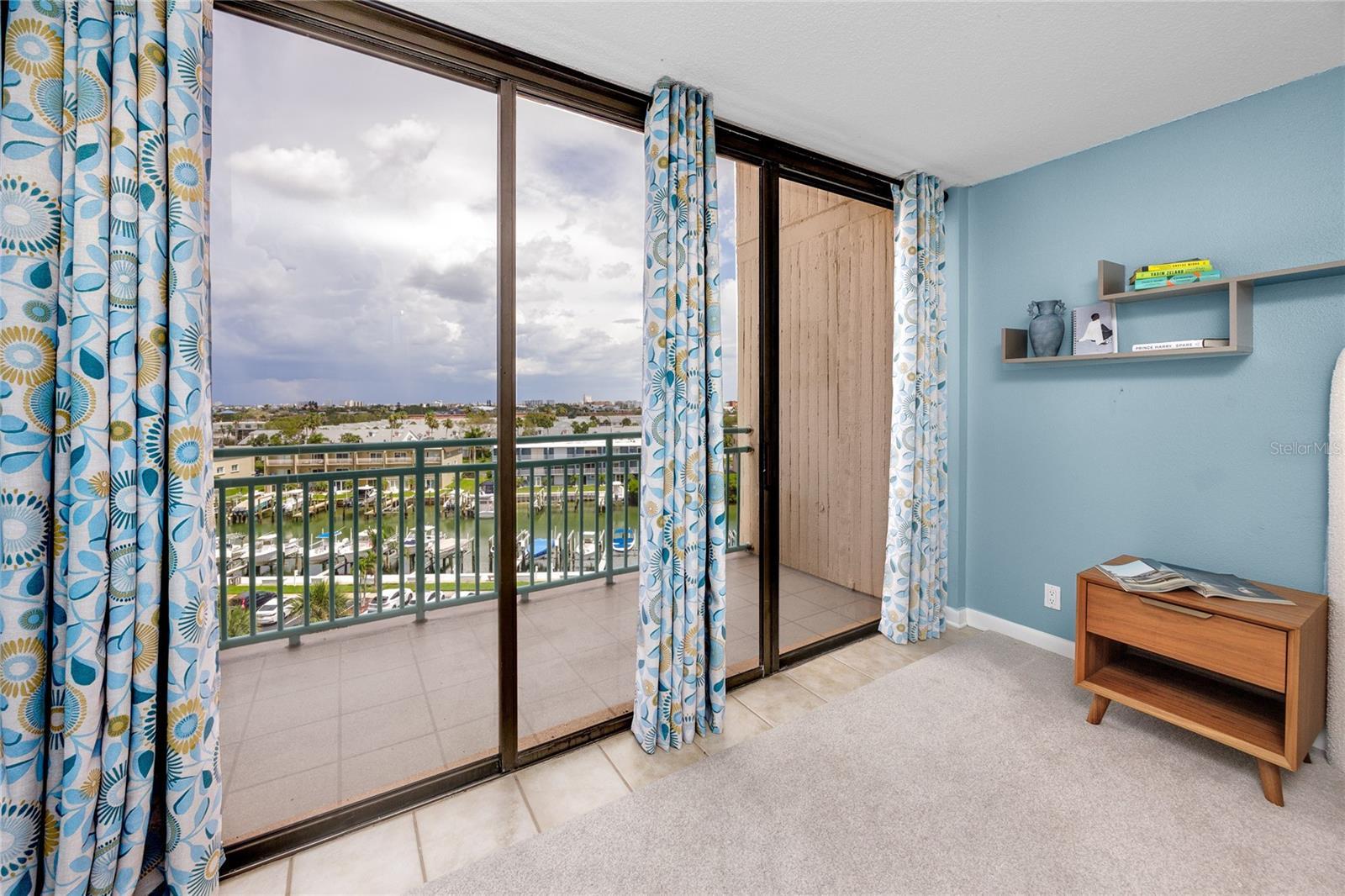 KEY CAPRI CONDO - Residential