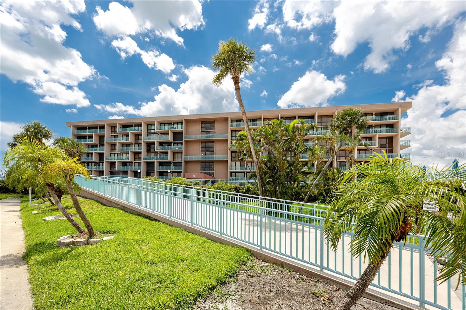 KEY CAPRI CONDO - Residential