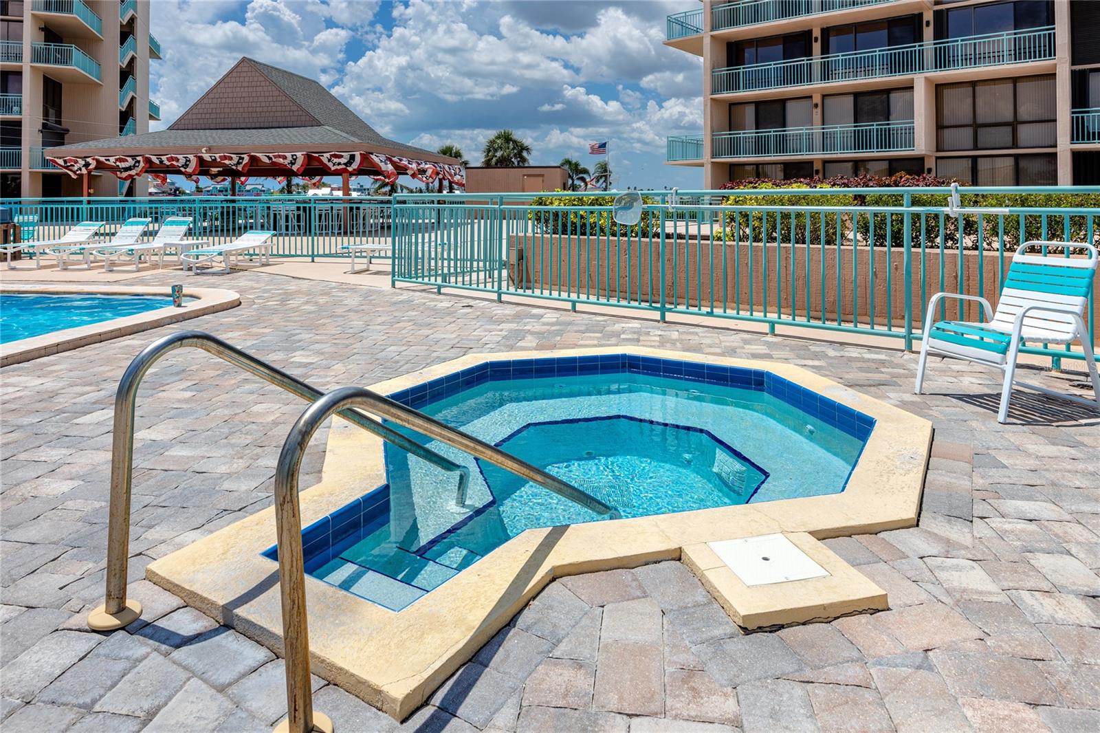 KEY CAPRI CONDO - Residential