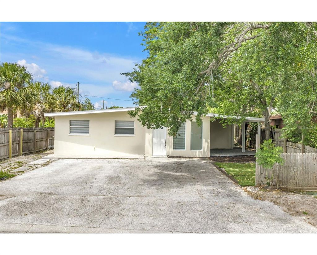 Photo of 110 NE Monroe Circle N, St Petersburg, FL 33702 (MLS # TB8500796)