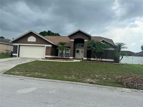 A home in WINTER HAVEN