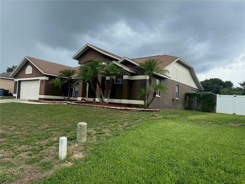 A home in WINTER HAVEN