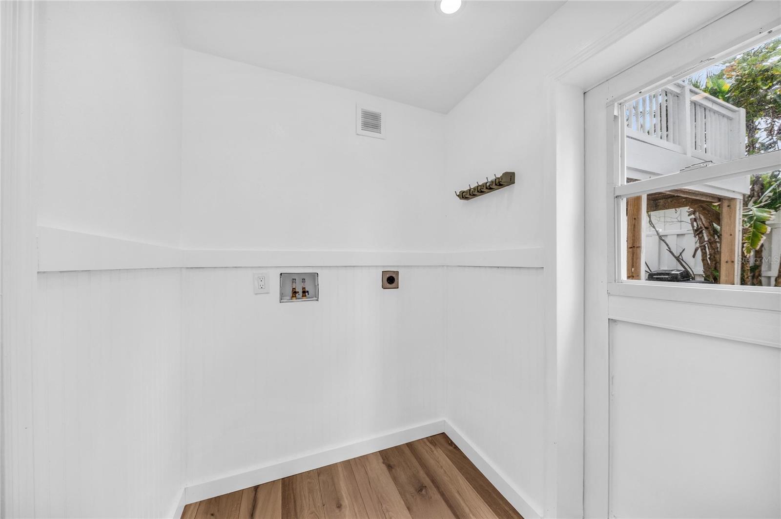 PELICAN PERCH - Residential