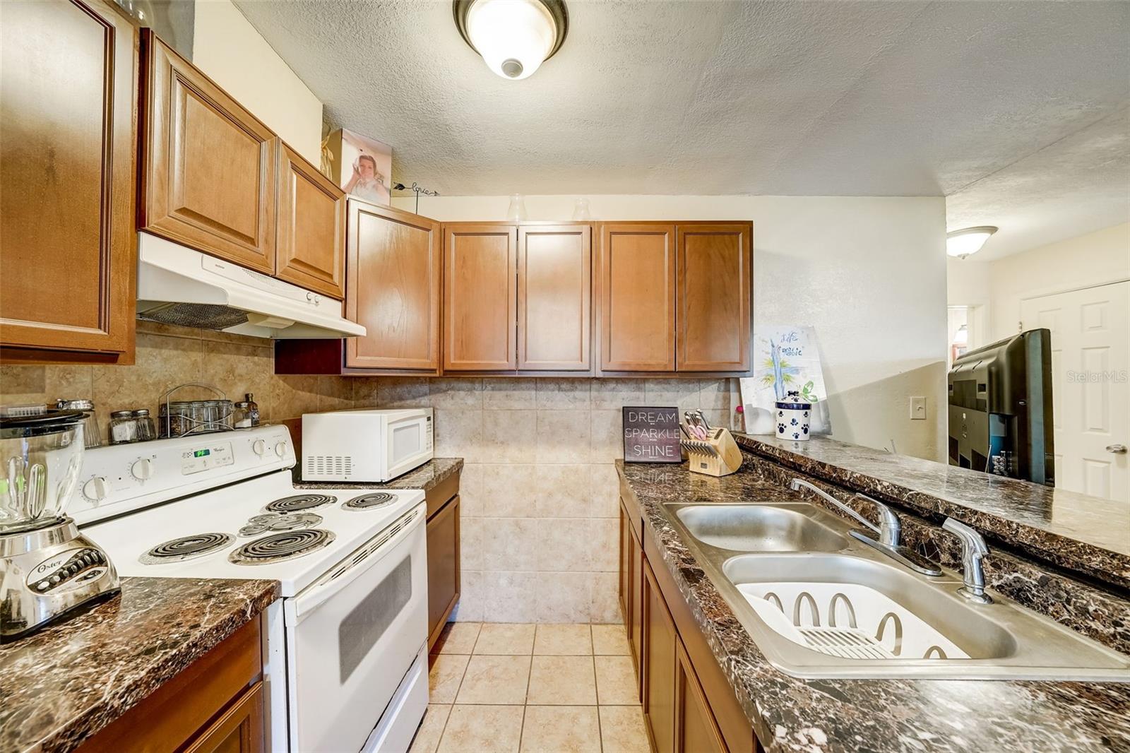 CARTER & BOYLES SUB - Residential Income