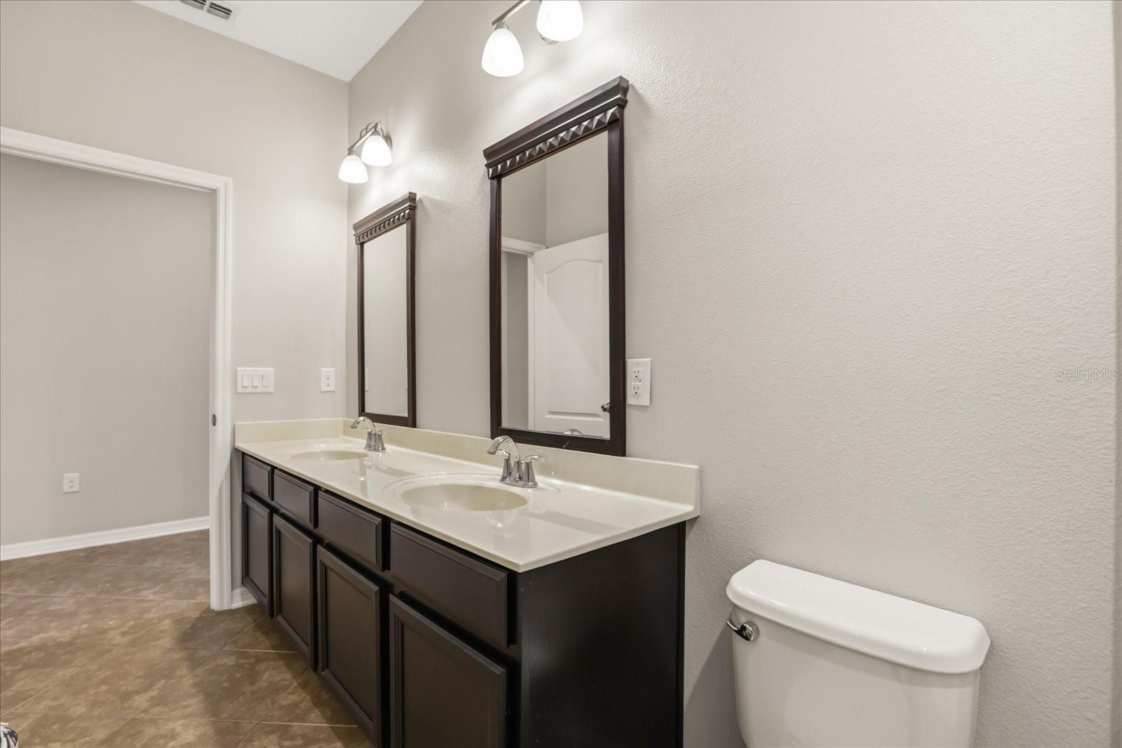 NARCOOSSEE VILLAGE PH 1 - Residential