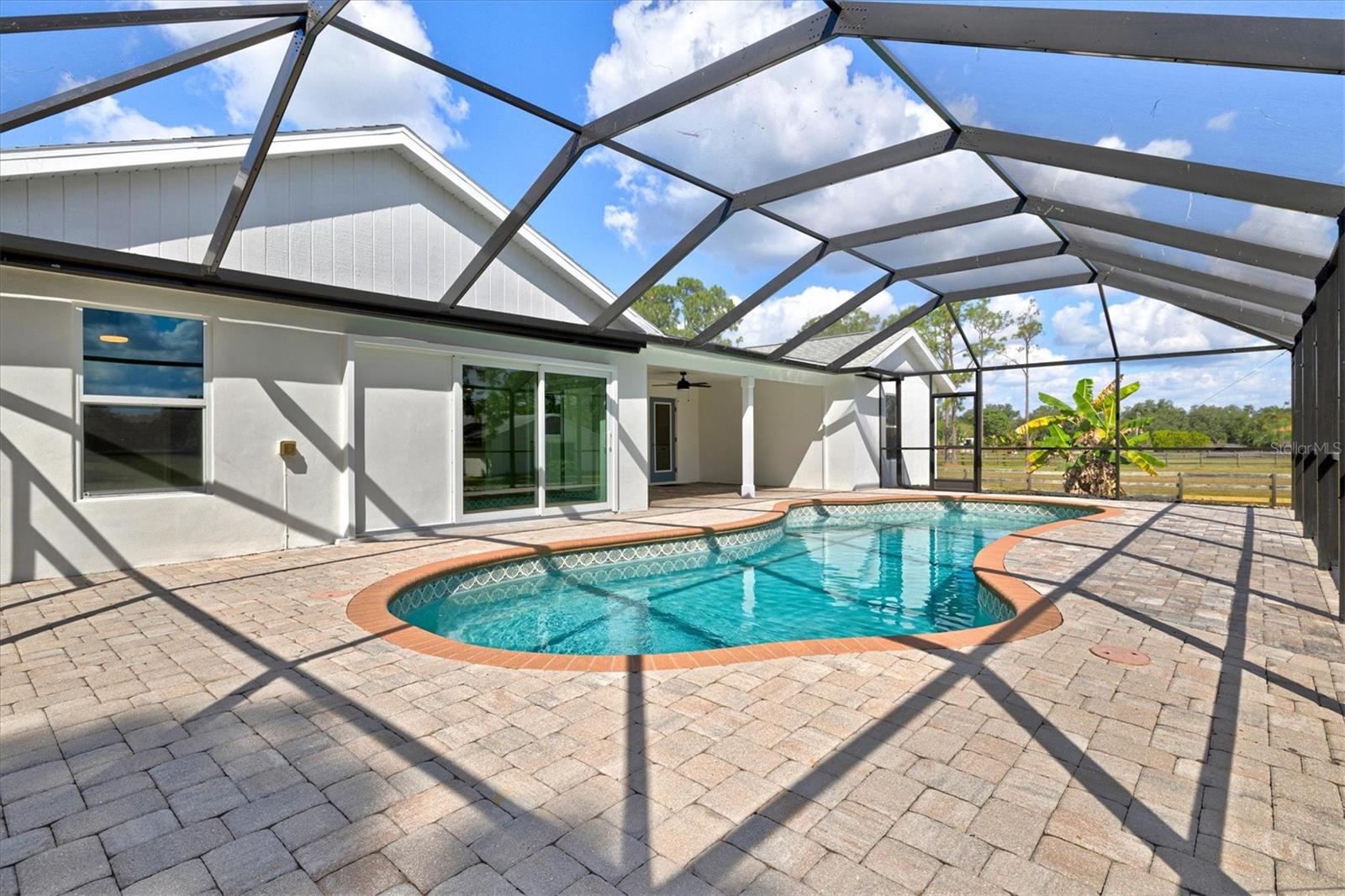 SADDLE CREEK - Residential
