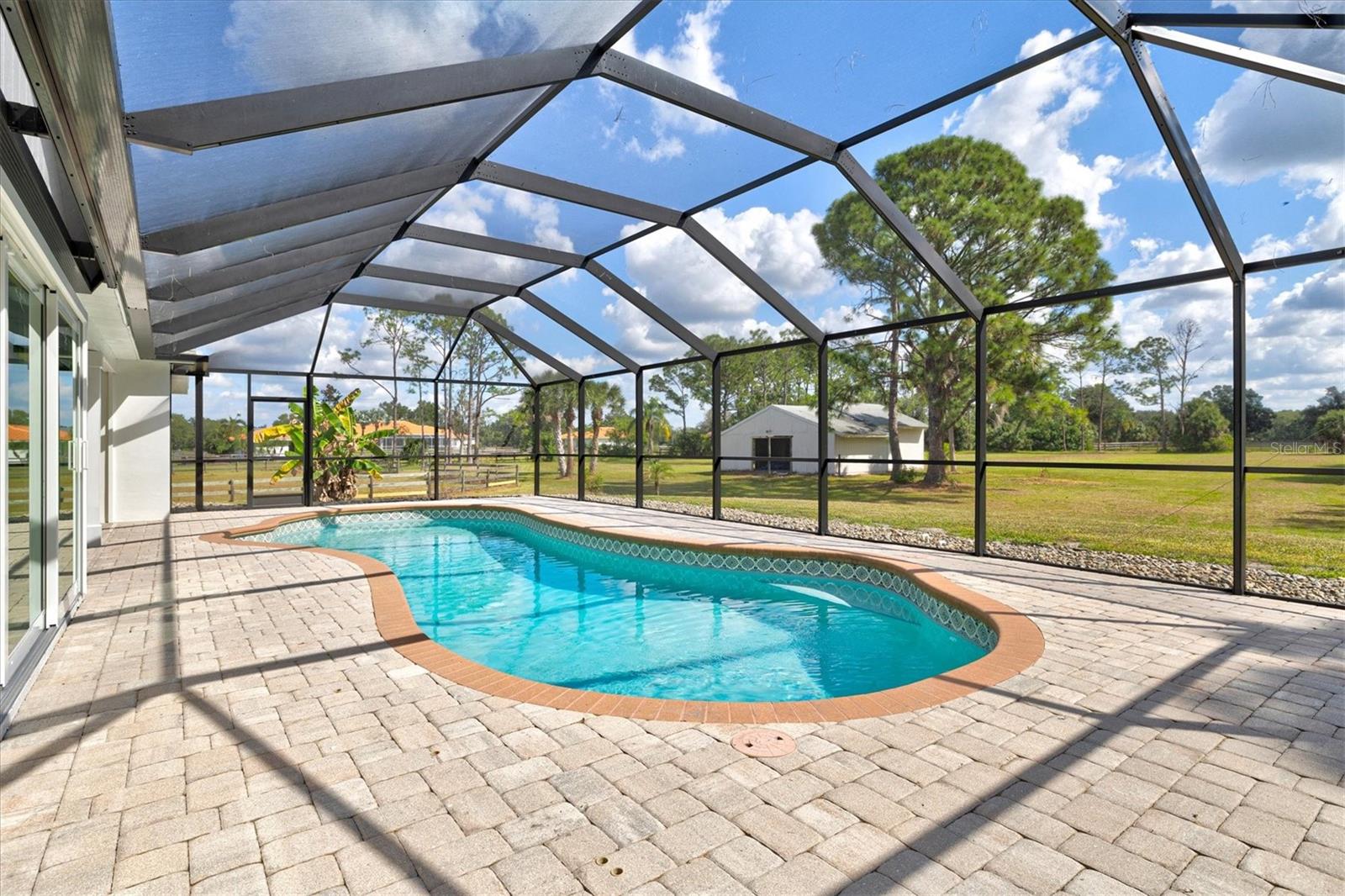 SADDLE CREEK - Residential