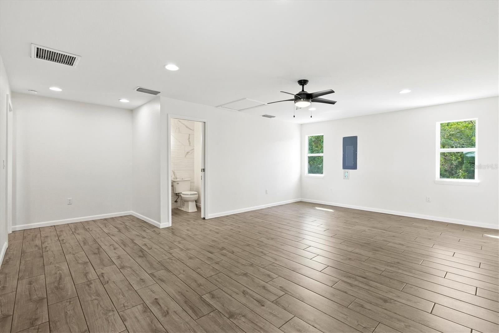SADDLE CREEK - Residential