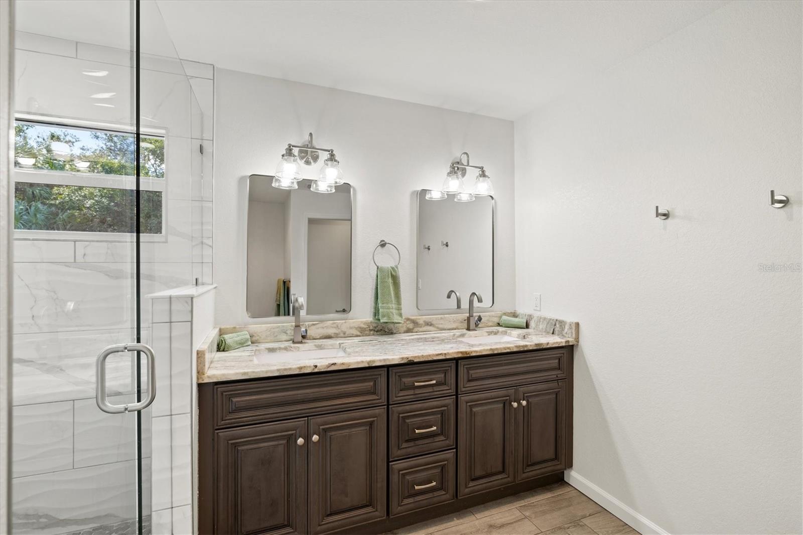 SADDLE CREEK - Residential