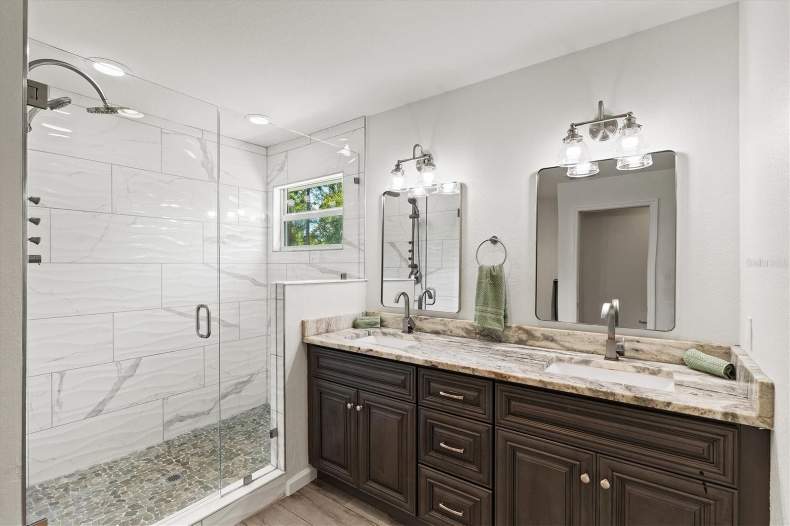 SADDLE CREEK - Residential