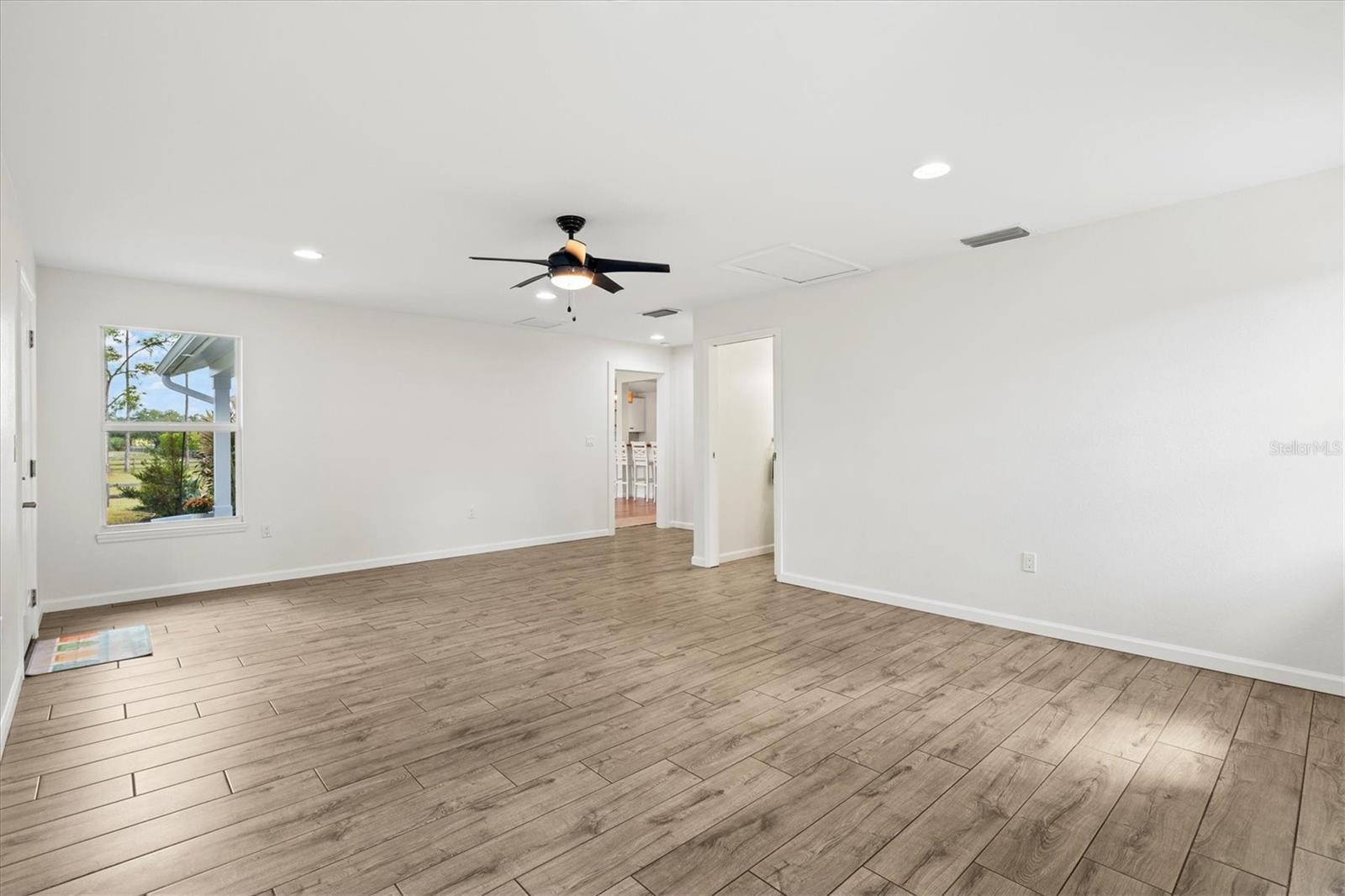 SADDLE CREEK - Residential