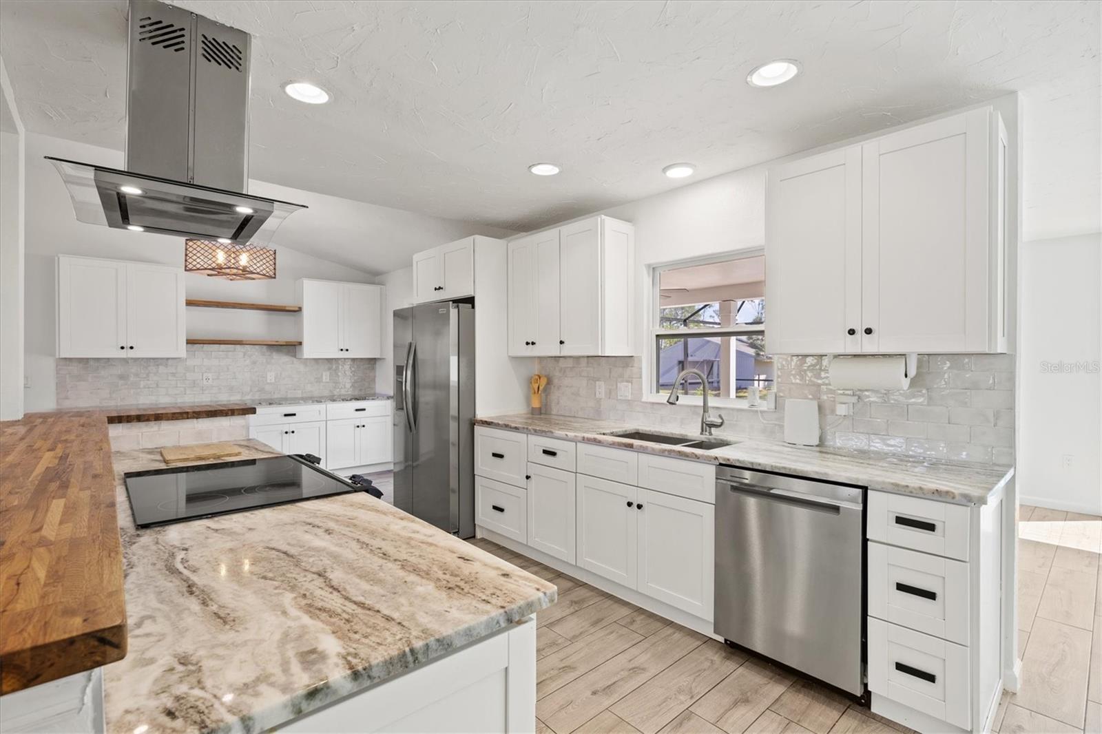 SADDLE CREEK - Residential