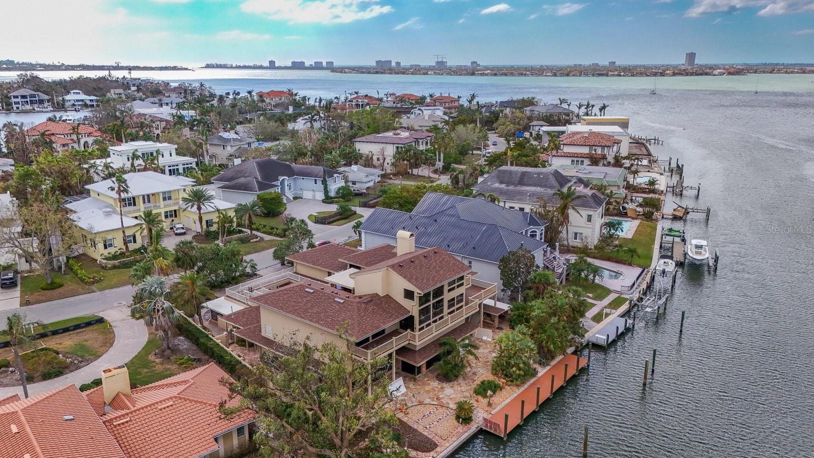 1348 HARBOR DRIVE
