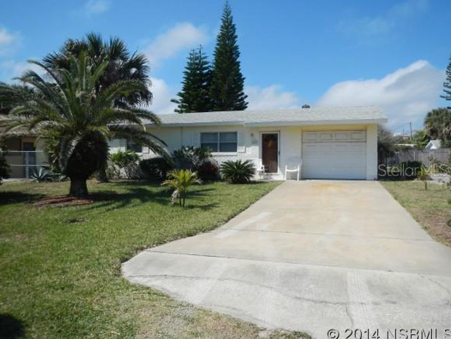 BEAUTIFUL NORTH 2 BEDROOM 2 BATH BLOCK HOME AND INCLUDED IS A 2/1-2/1 DUPLEX READY FOR RENTALS... FIRST TIME OFFERED!200 STEPS TO BEACH OR THE INTRACOSTAL... THIS IS A VERY UNIQUE NORTH BEACH PROPERTY! UNLIMITED POSSIBILITIES! ;Water: City