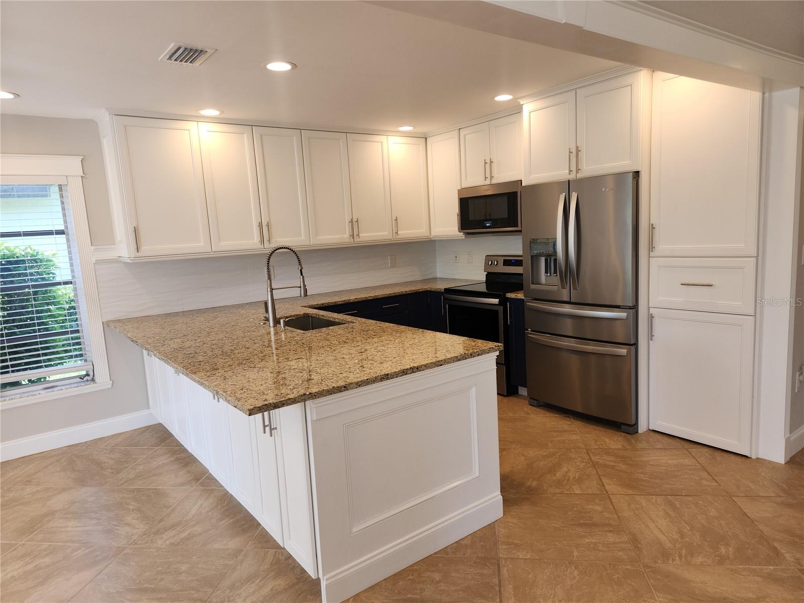 VILLAGE PLAZA SEC 4 - Residential Lease