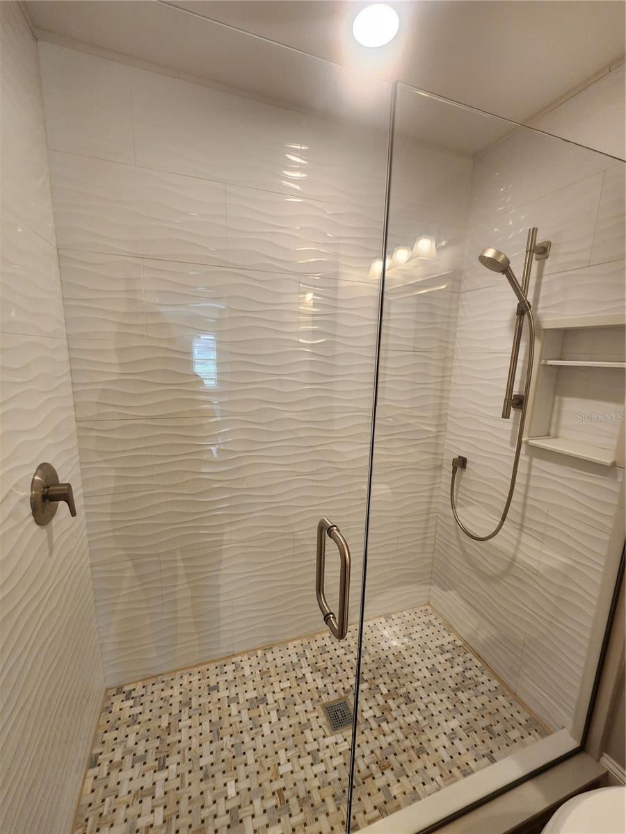 VILLAGE PLAZA SEC 4 - Residential Lease