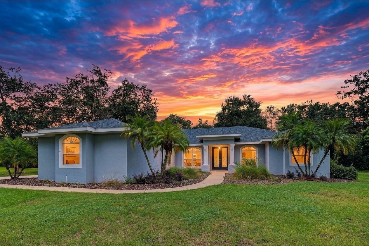 915 Lake Thomas Lane, Lutz
