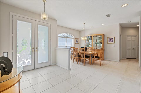 915 Lake Thomas Lane, Lutz, FL 33548