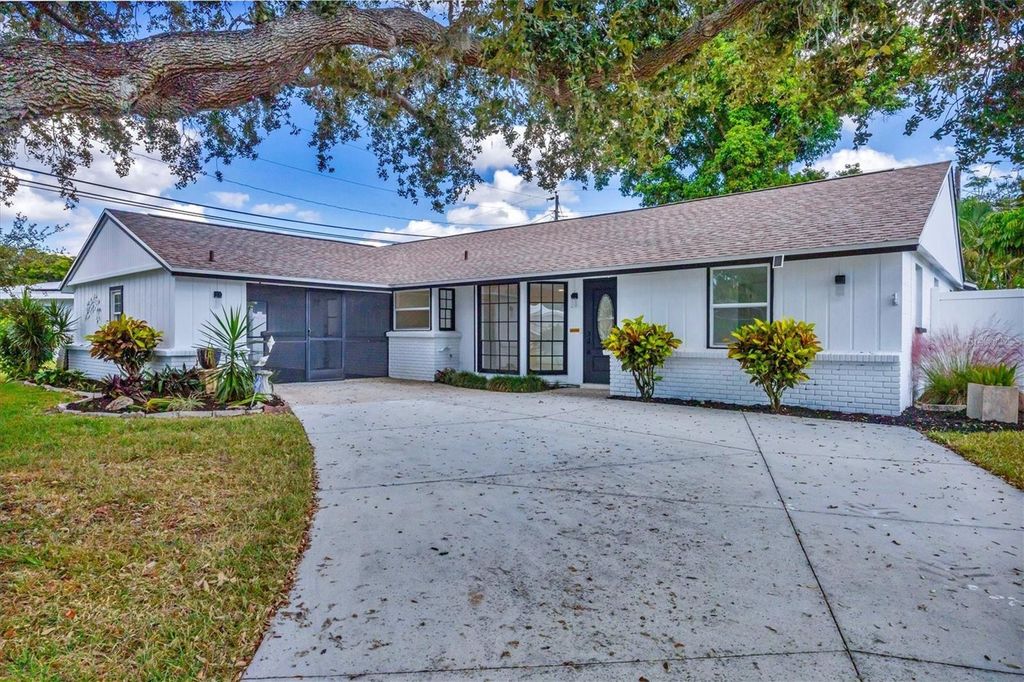 Photo of 6711 S Lockwood Ridge Road, Sarasota, FL 34231 (MLS # A4668944)