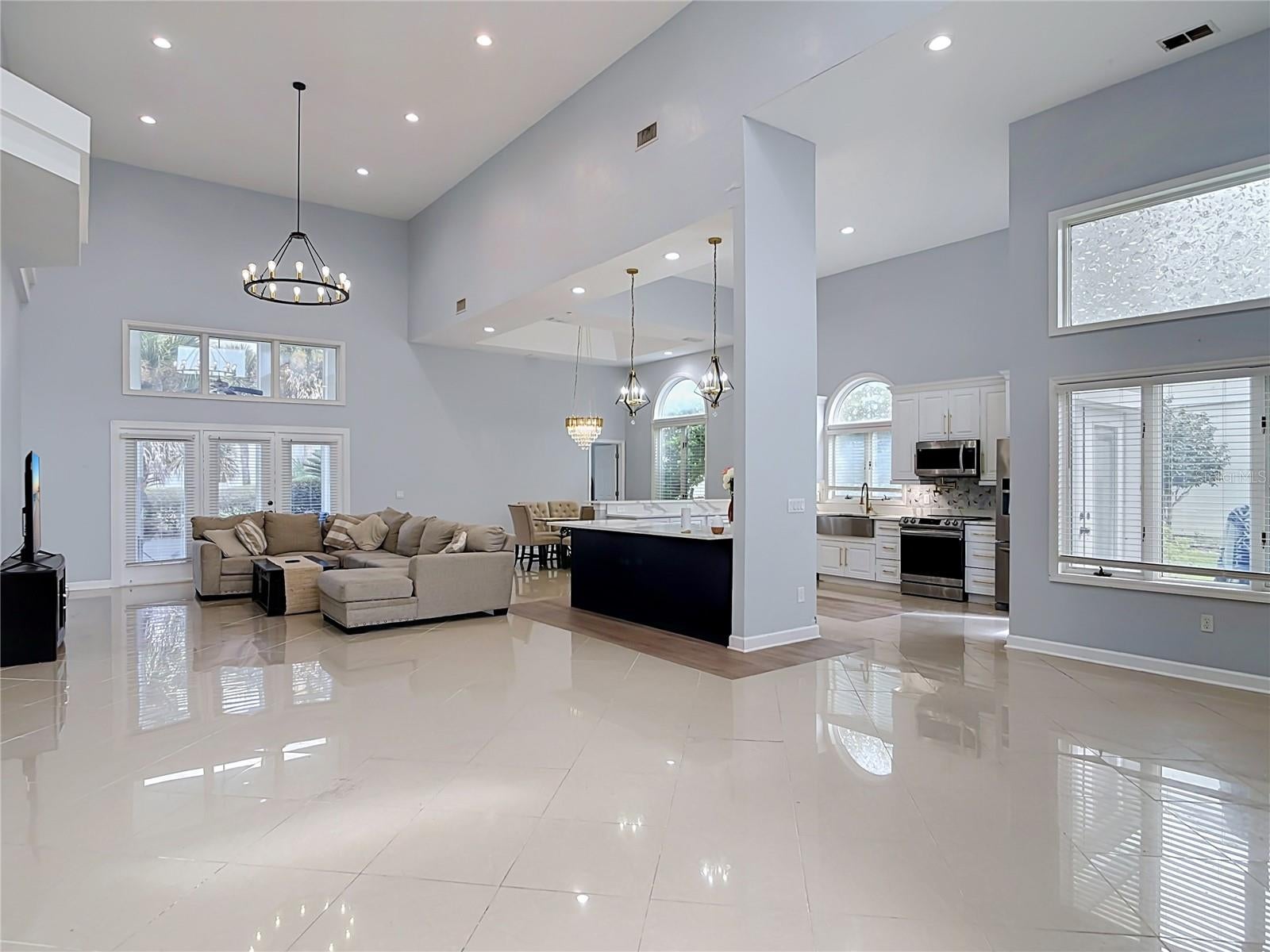 5 BAY POINTE DRIVE