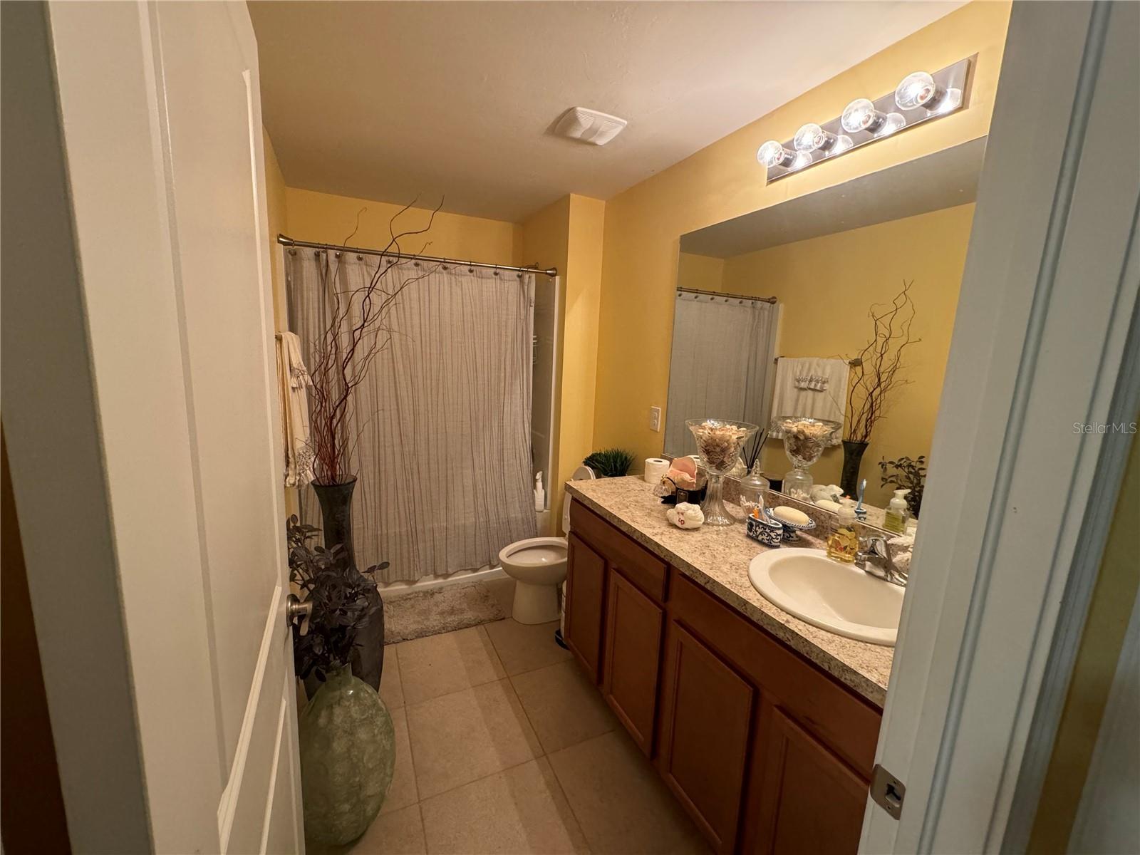 TOWN LAKES PH 4 - Residential Lease