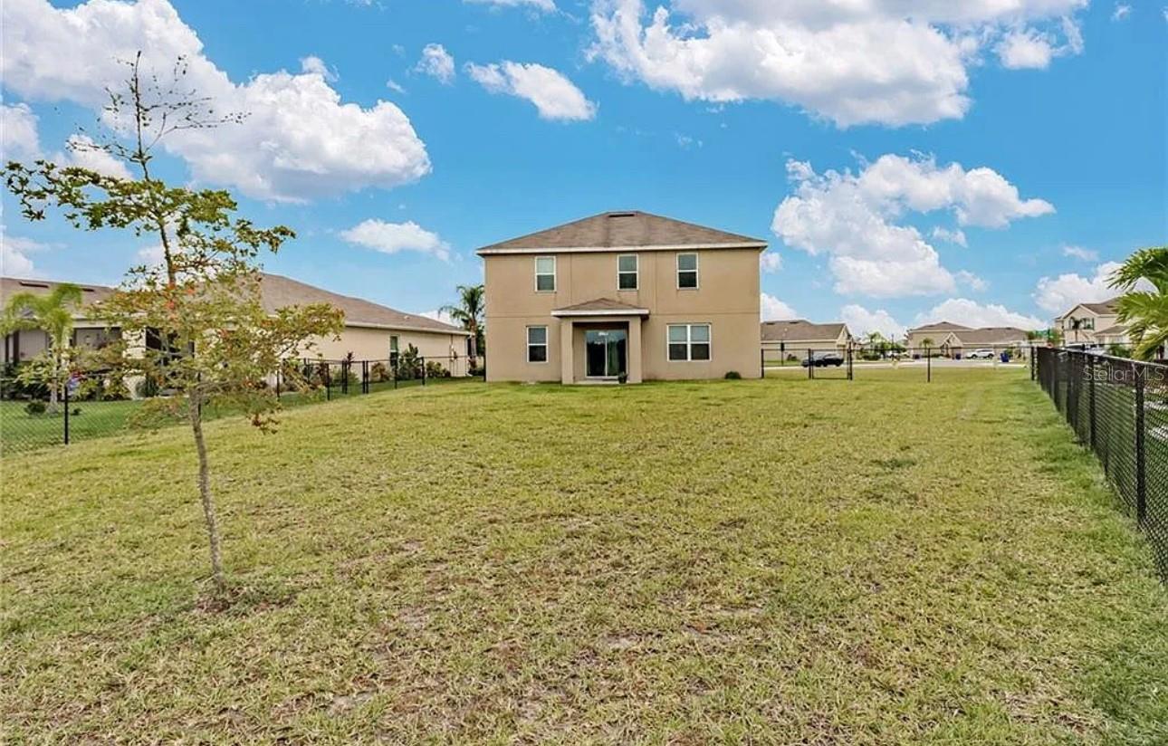 TOWN LAKES PH 4 - Residential Lease