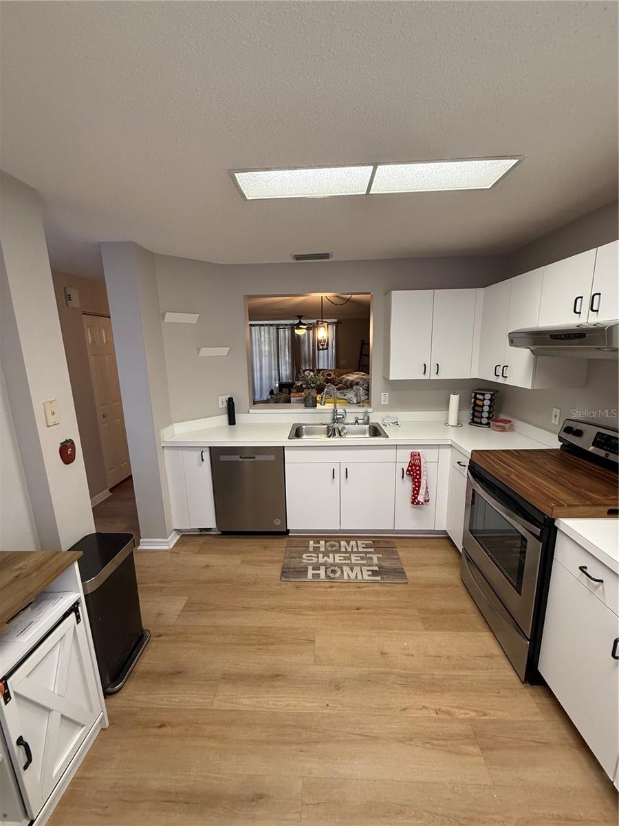 COURTYARDS 1 AT GLENEAGLES - Residential Lease